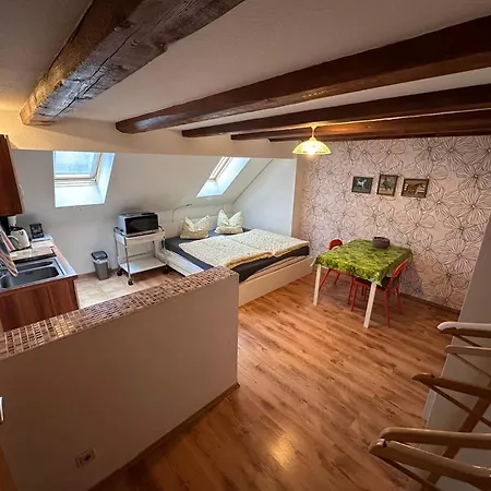 Ruhiges Wohlfuehlzimmer Auf Dem Pferdehof Gut - Mit Kochnische, Wlan & Kostenlosem Parken * Greppin