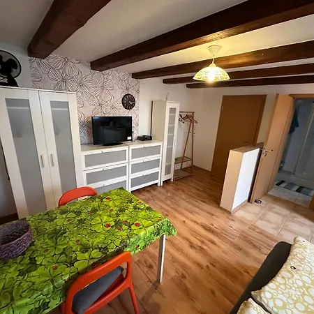 Ruhiges Wohlfuehlzimmer Auf Dem Pferdehof Gut - Mit Kochnische, Wlan & Kostenlosem Parken Greppin