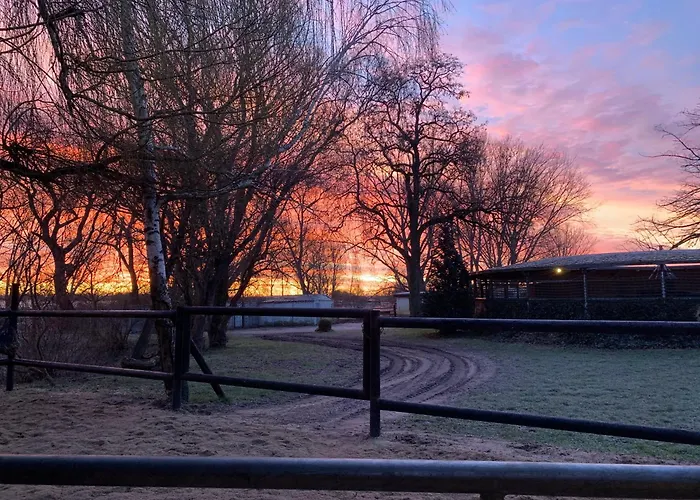 Farmház Ruhiges Wohlfuehlzimmer Auf Dem Pferdehof Gut - Mit Kochnische, Wlan & Kostenlosem Parken Greppin