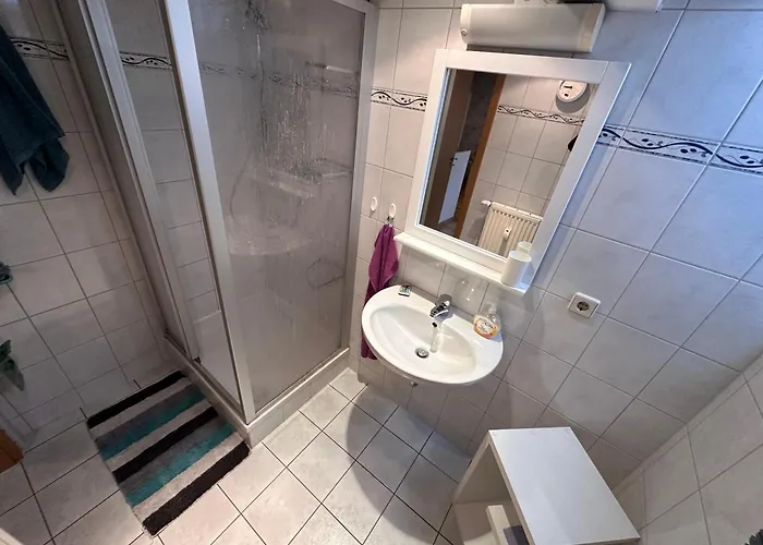 Farmház Ruhiges Wohlfuehlzimmer Auf Dem Pferdehof Gut - Mit Kochnische, Wlan & Kostenlosem Parken *